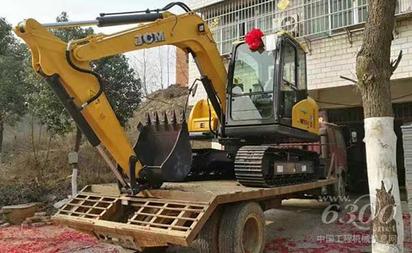 山重建机<a href=//product.d1cm.com/wajueji/ target=_blank>挖掘机</a>“出嫁”