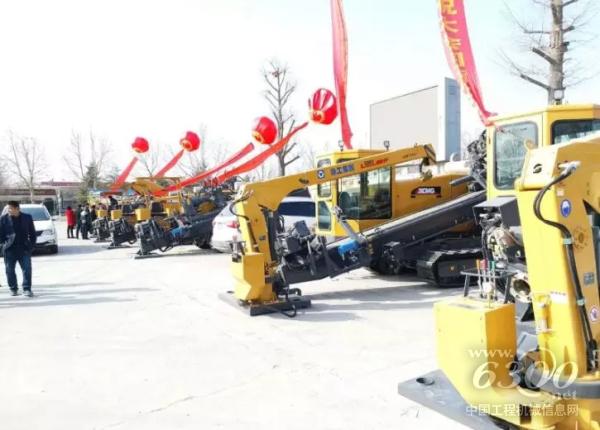 在暖春订货会上的徐工<a href=//product.d1cm.com/shuipingzuan/ target=_blank>水平定向钻</a>机